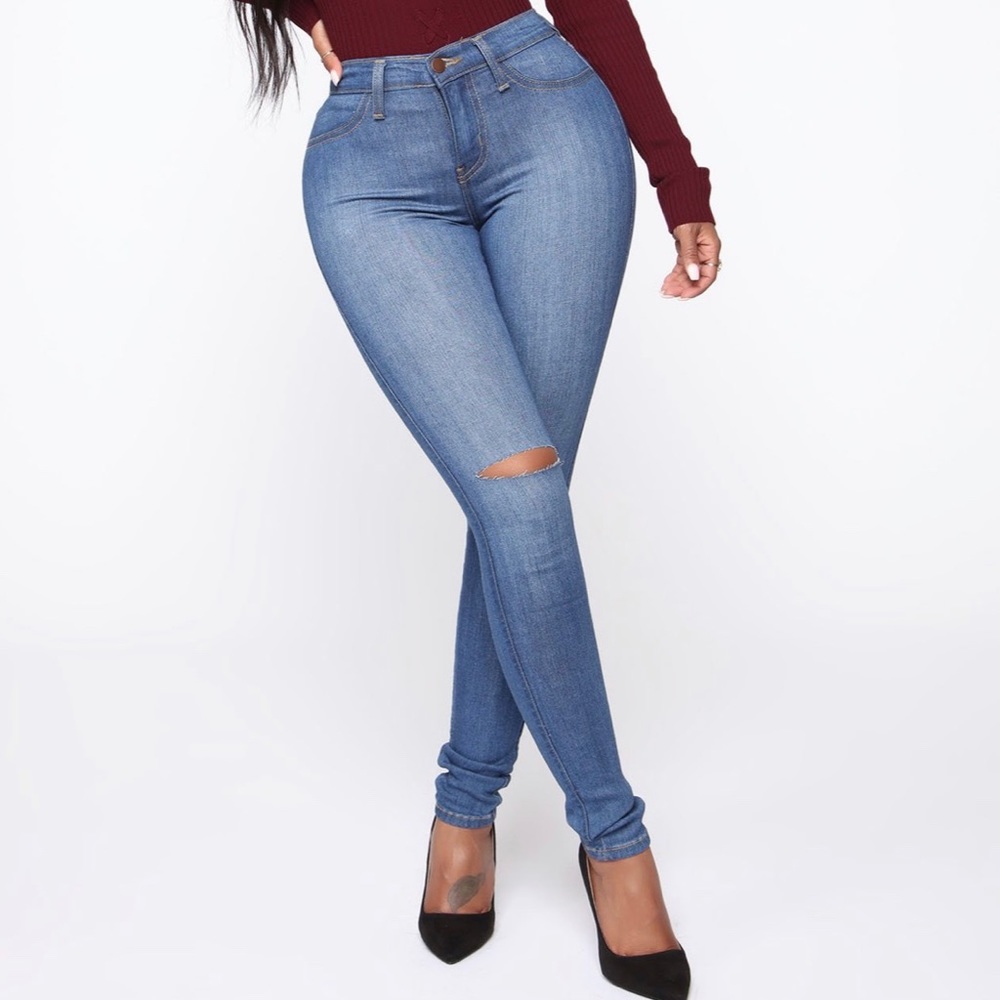 ⭐️ Fashion Nova “canopy” jeans med/dark wash
